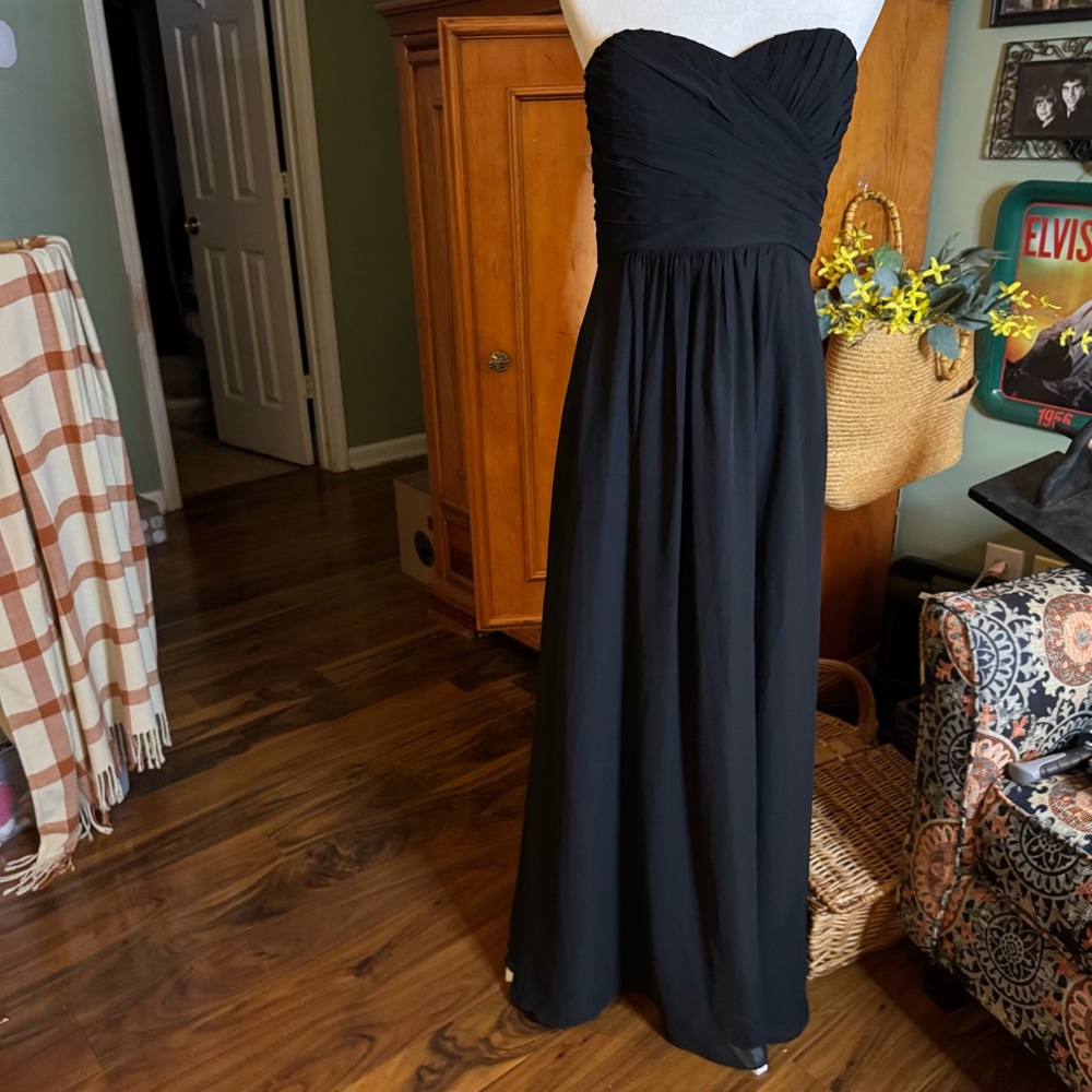Elegant Black Strapless Evening Dress